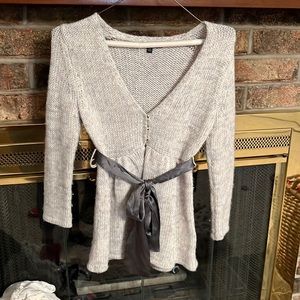 Cute sweater with waist tie